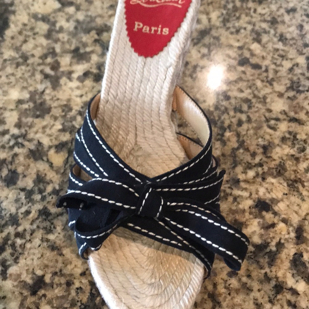 Slide style shoe